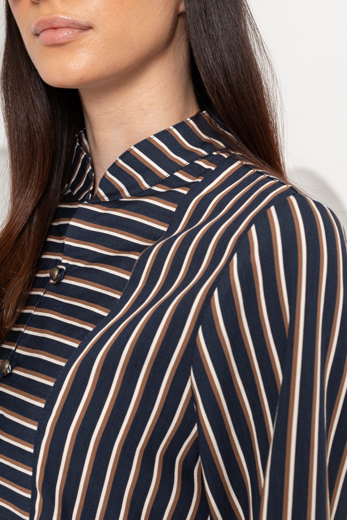 LACİVERT ÇİZGİLİ ÖNÜ BRİTLİ ETEK TAKIM