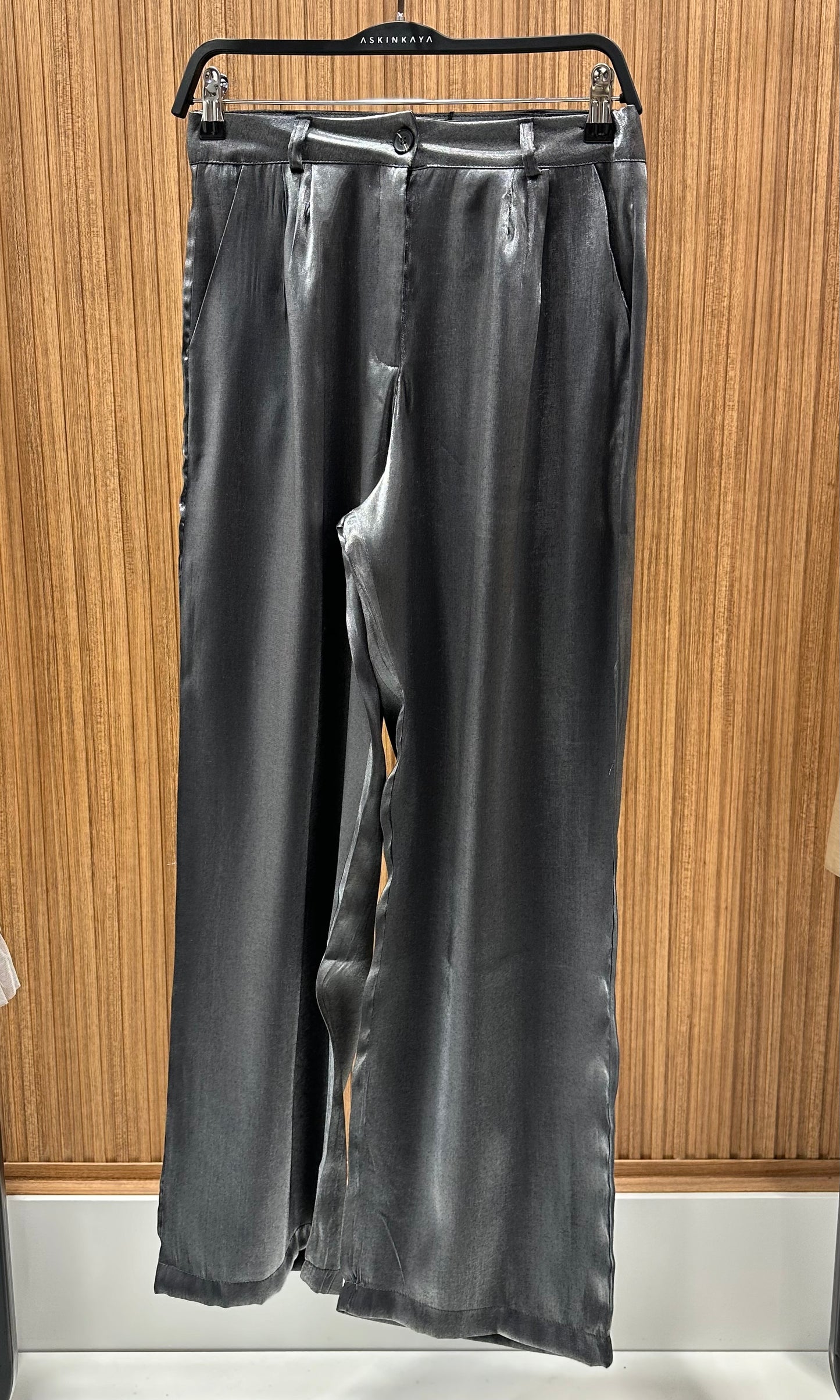 GRİ PARLAK PANTOLON