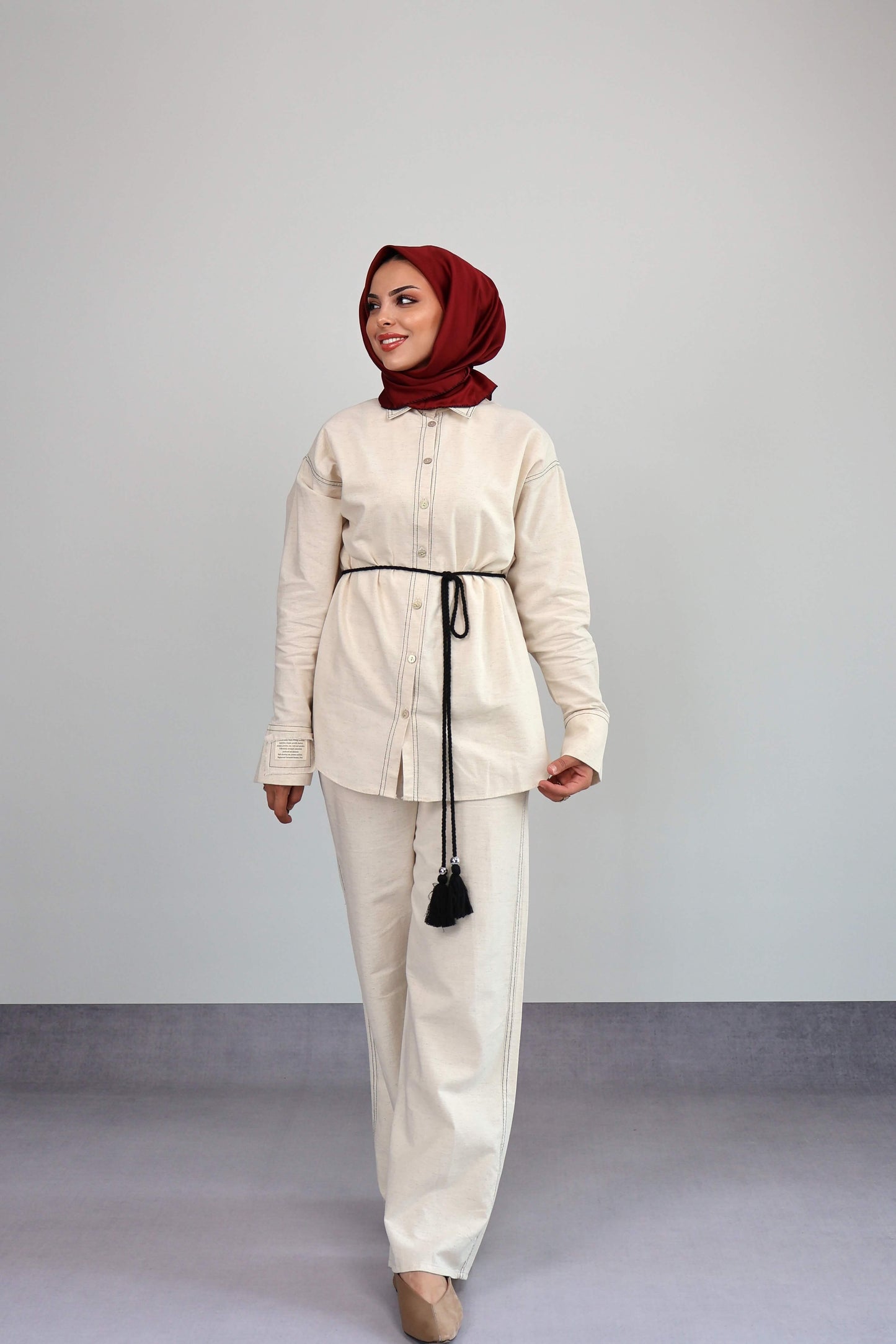 BEJ SİYAH DİKİŞ DETAYLI PANTOLON TAKIM