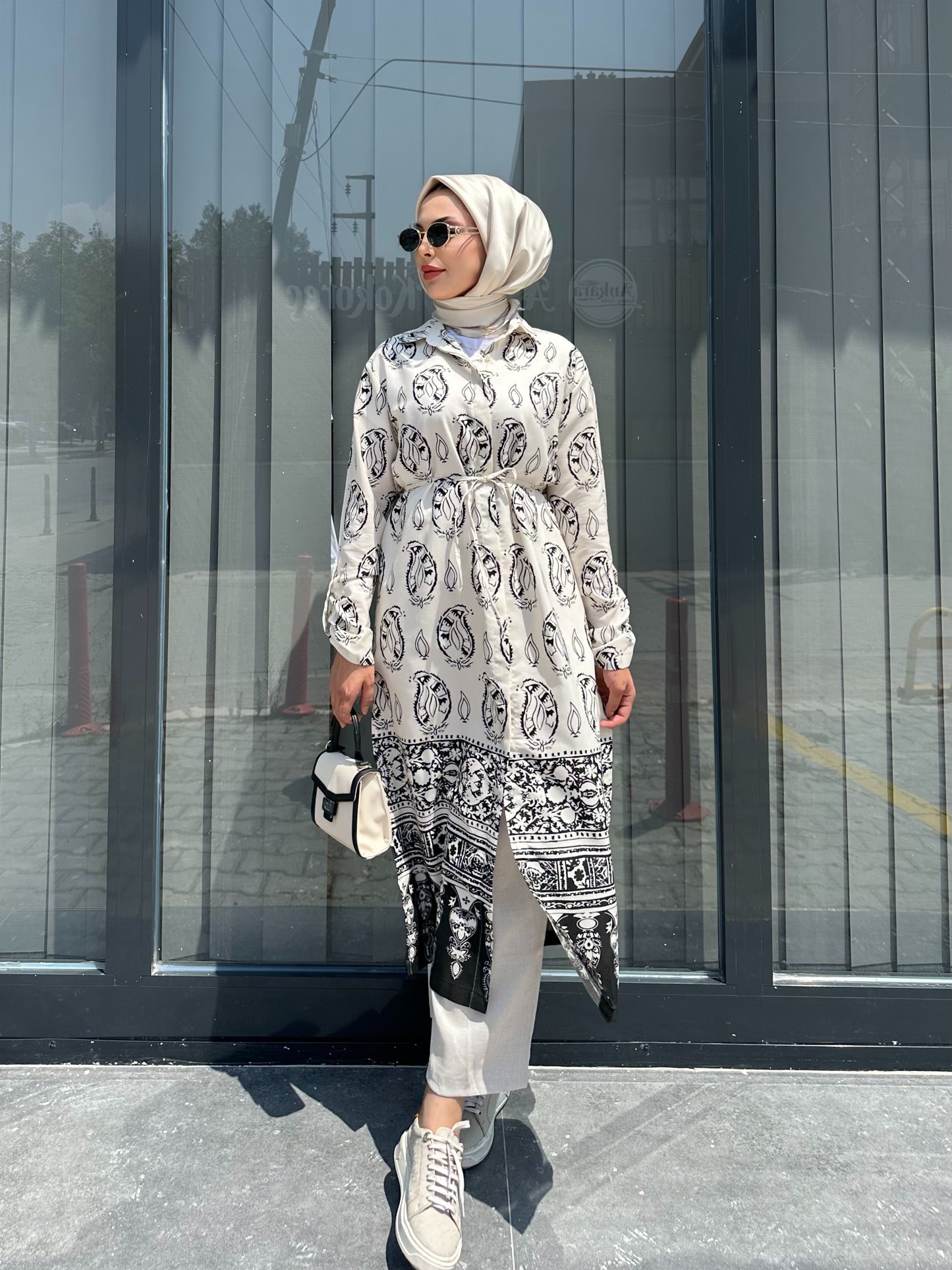 BEJ SİYAH DESENLİ GÖMLEK ELBİSE