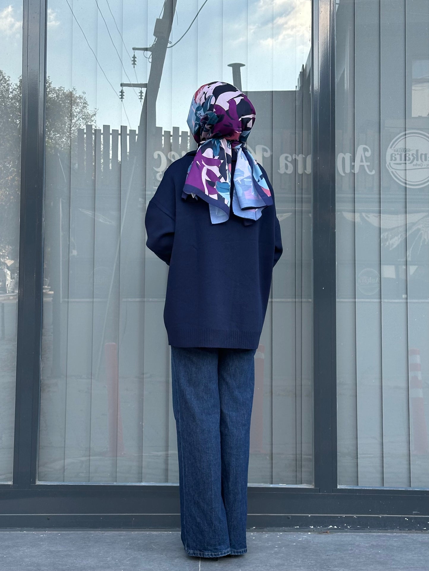 LACİVERT ÖNÜ GOLD DÜĞMELİ HIRKA