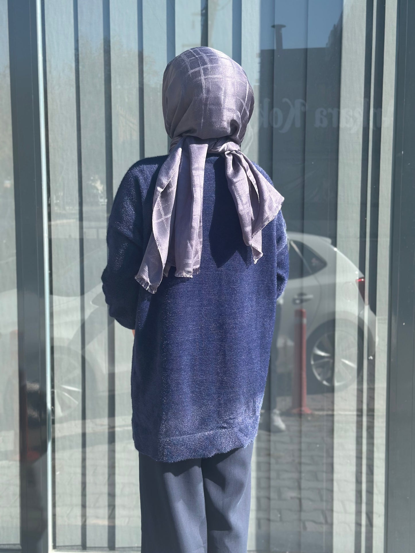 LACİVERT ÖNÜ TAŞLI ANGORA KAZAK