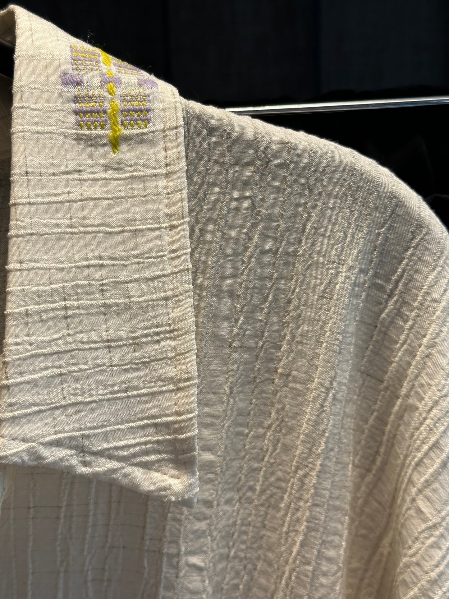 BEJ YEŞİL VE MOR RENKLİ SALAŞ KEMERLİ GÖMLEK