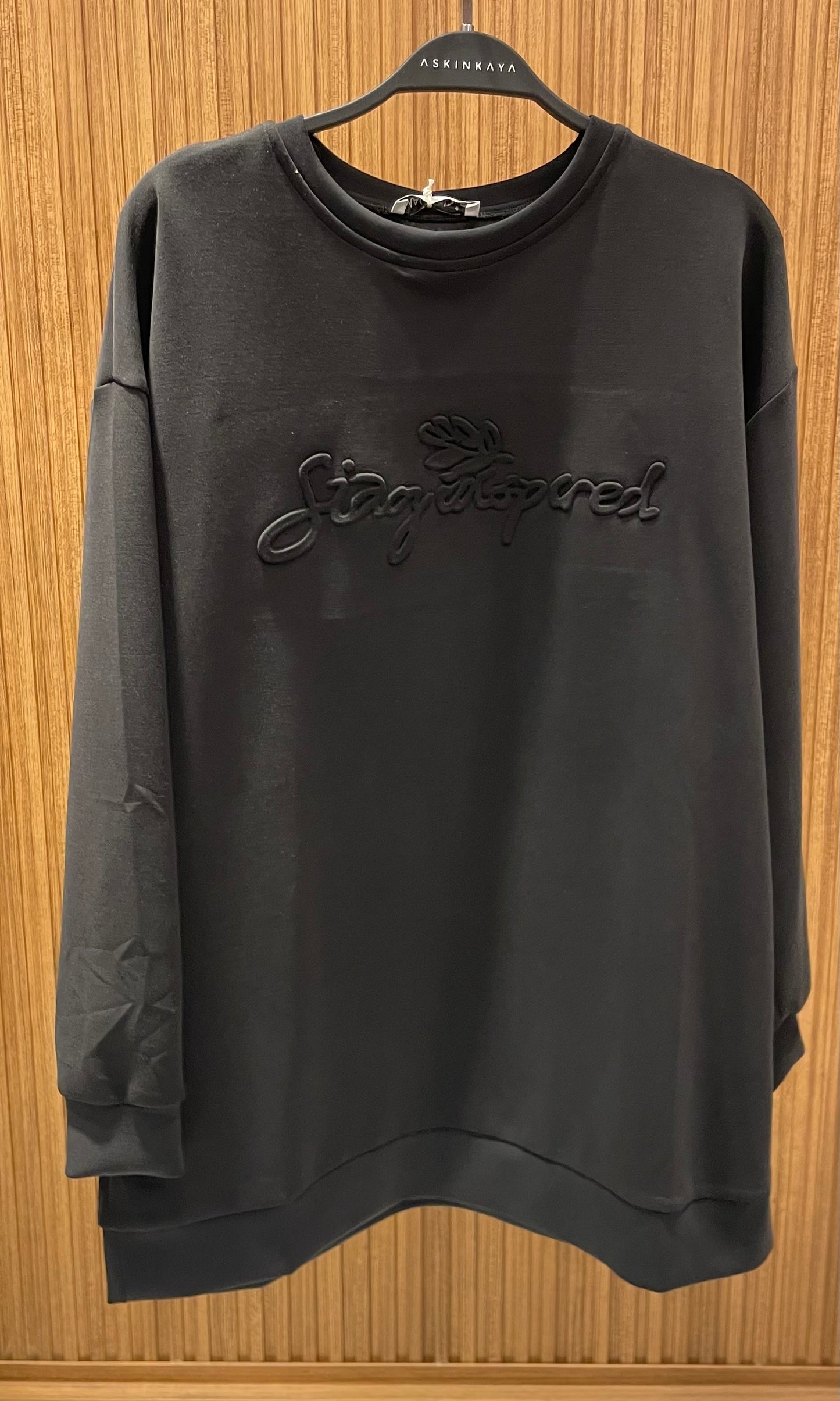 SİYAH ÖNÜ YAZILI SWEAT