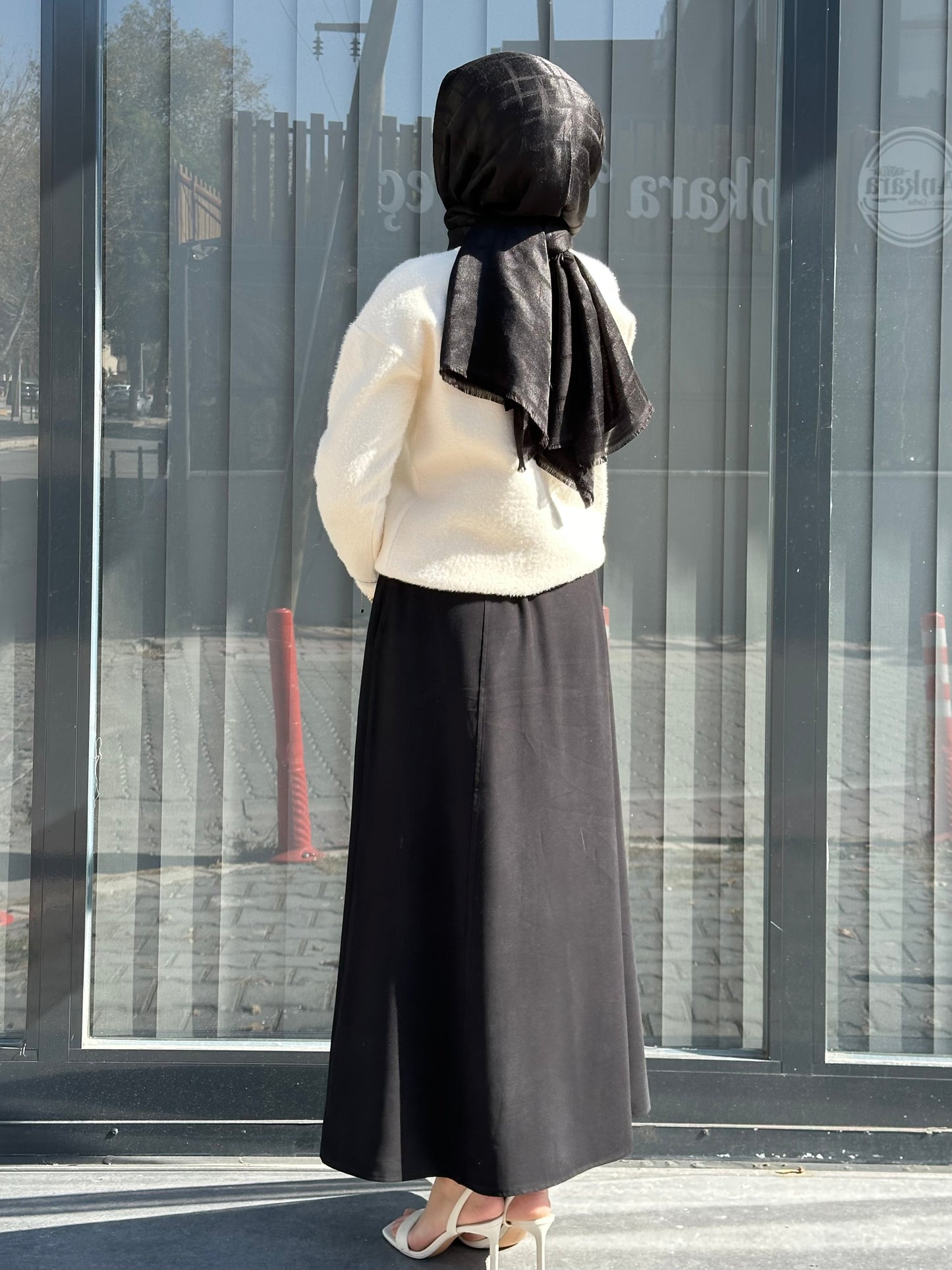 EKRU BİSİKLET YAKA SİM DETAYLI ANGORA HIRKA