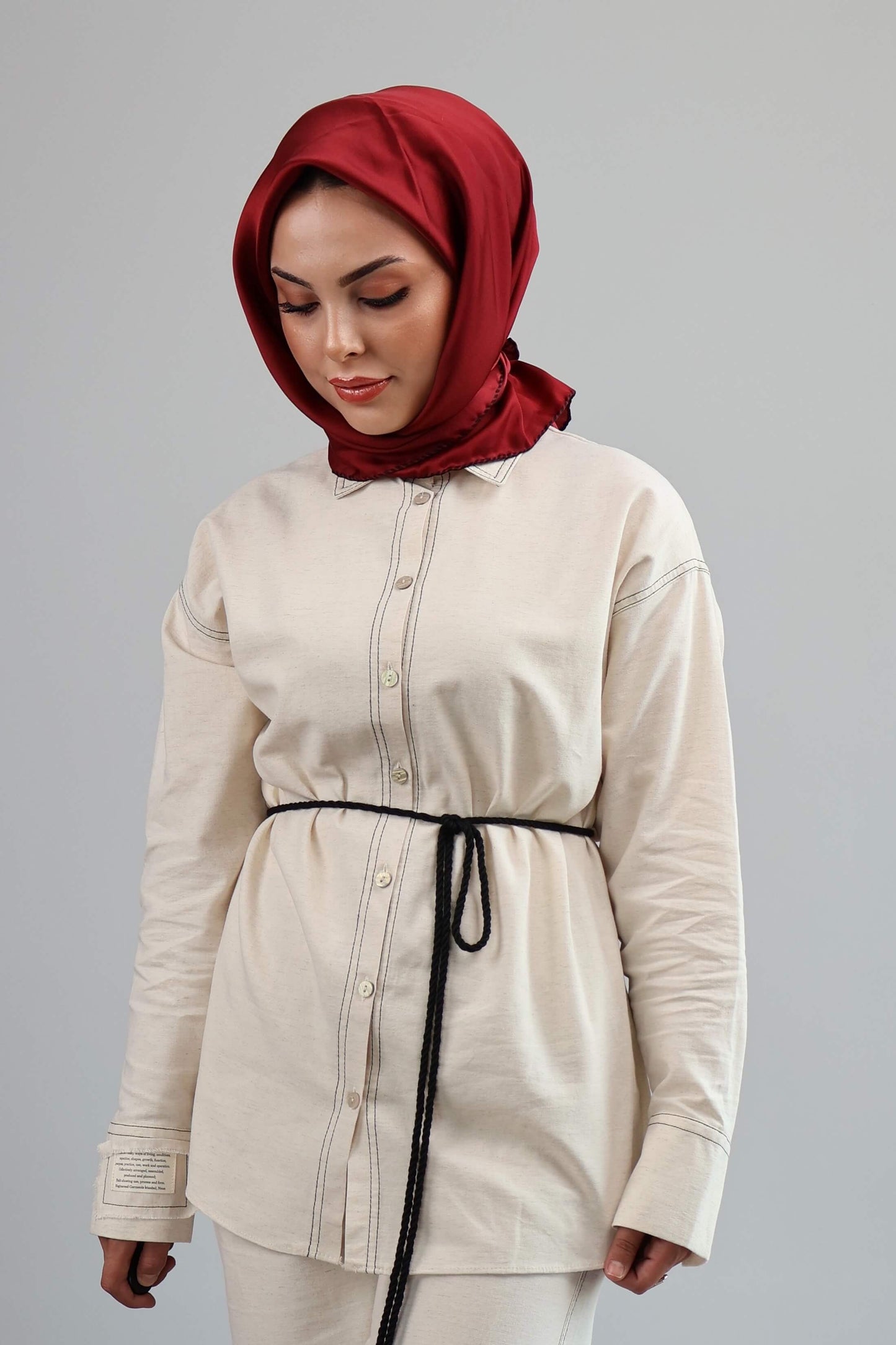 BEJ SİYAH DİKİŞ DETAYLI PANTOLON TAKIM