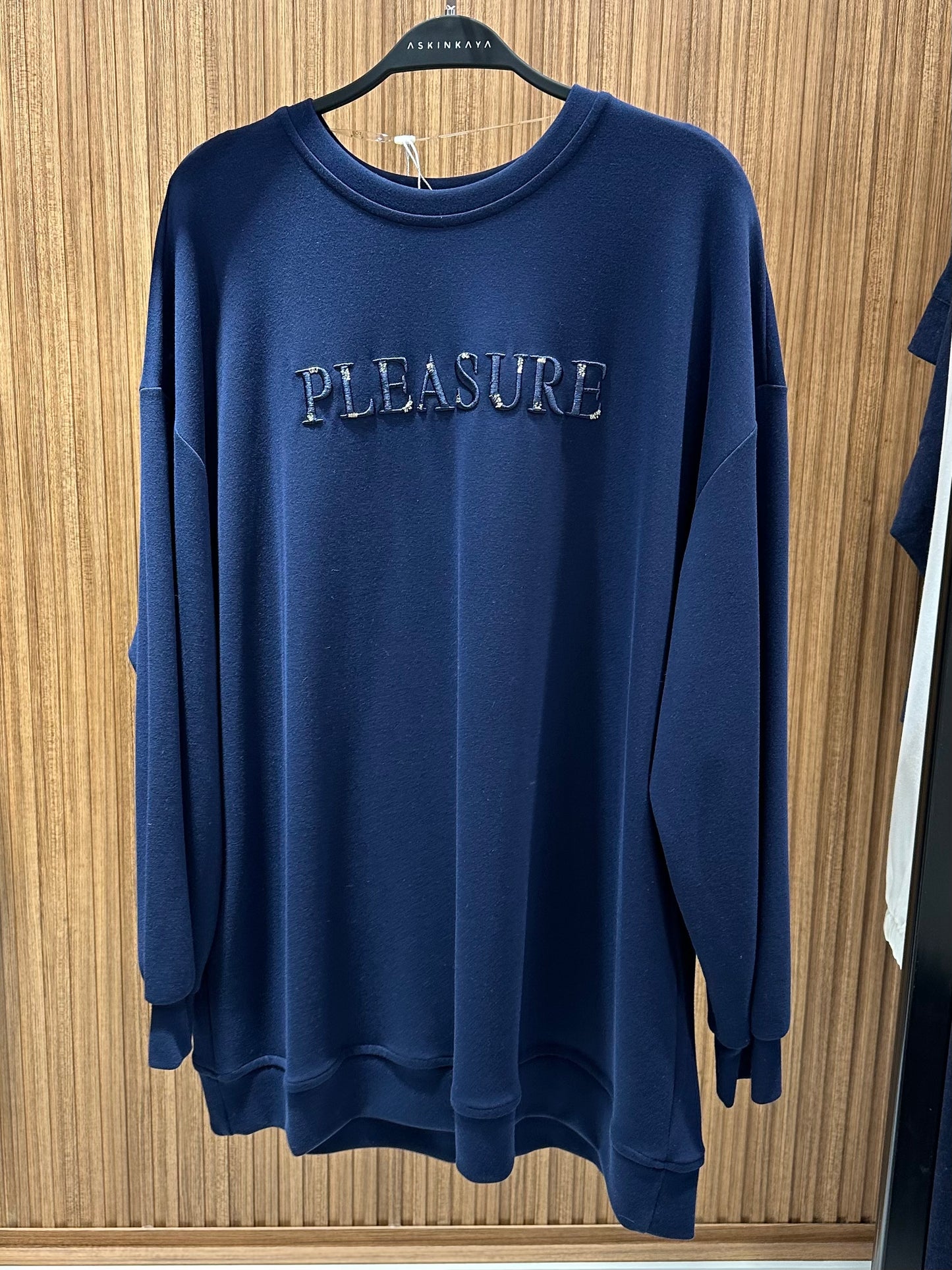 LACİVERT TONATON VE SİM NAKIŞLI SWEAT