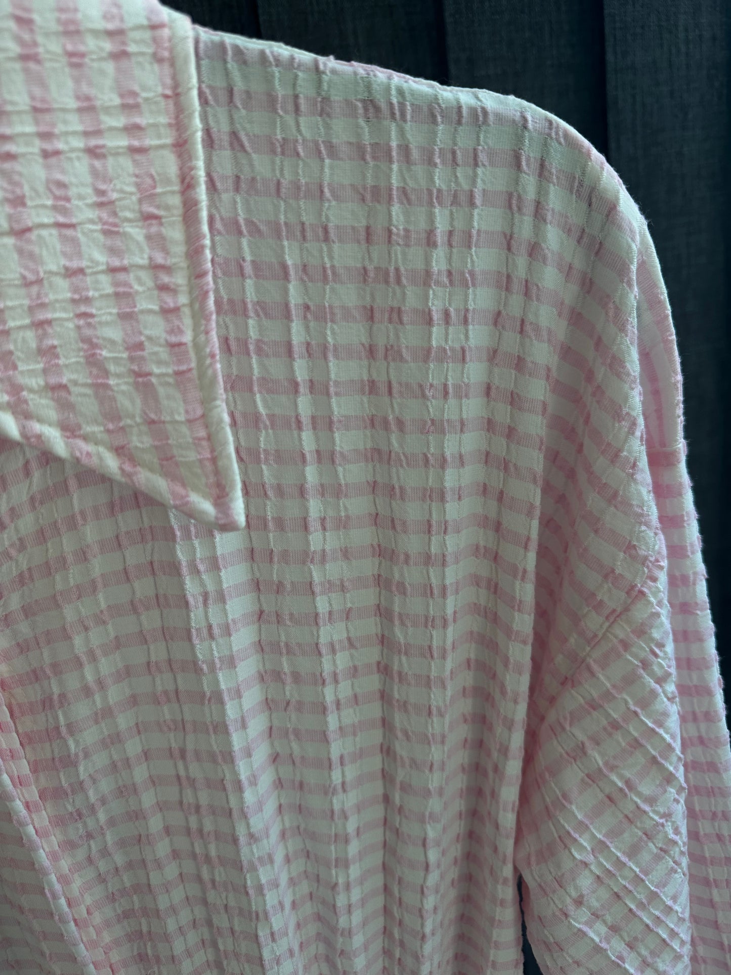 PEMBE KARELİ ELBİSE