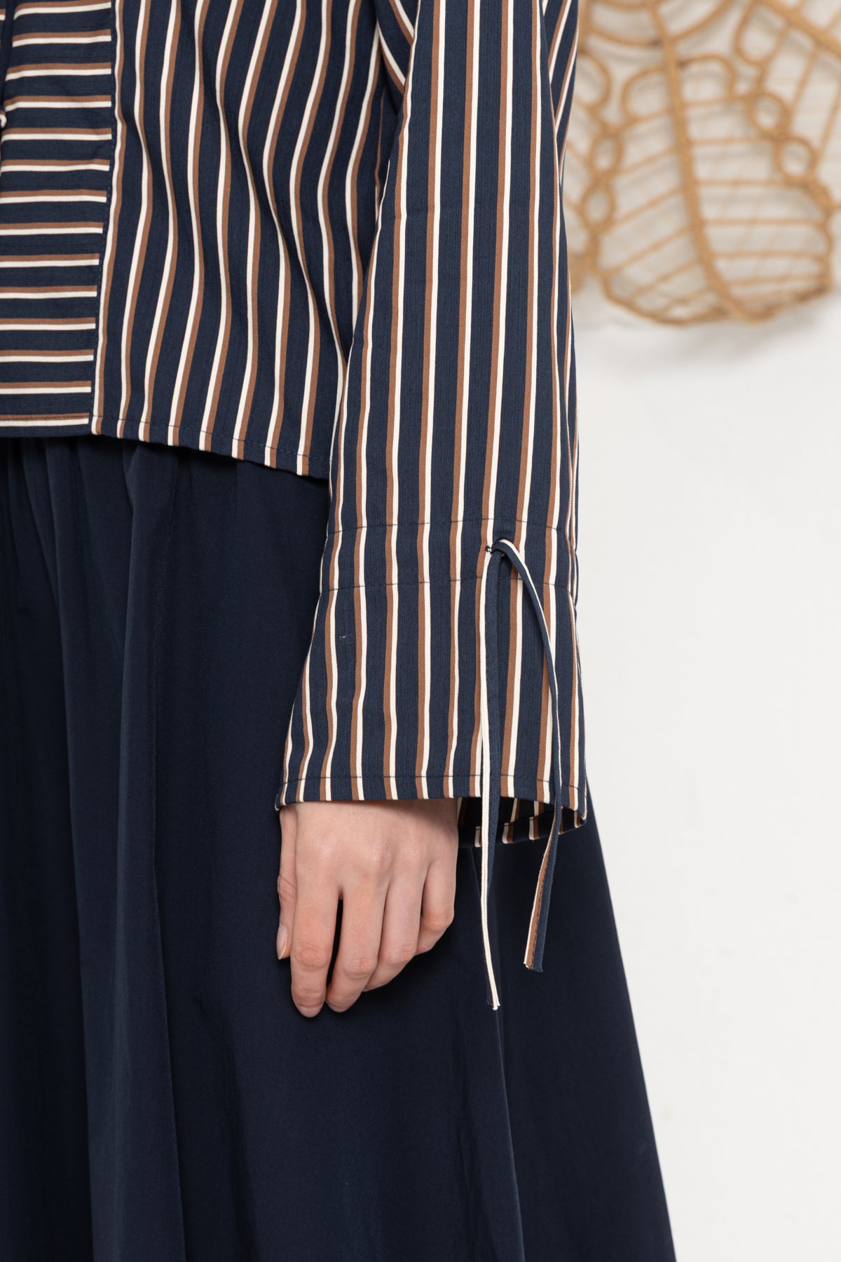 LACİVERT BRİTLİ GÖMLEK