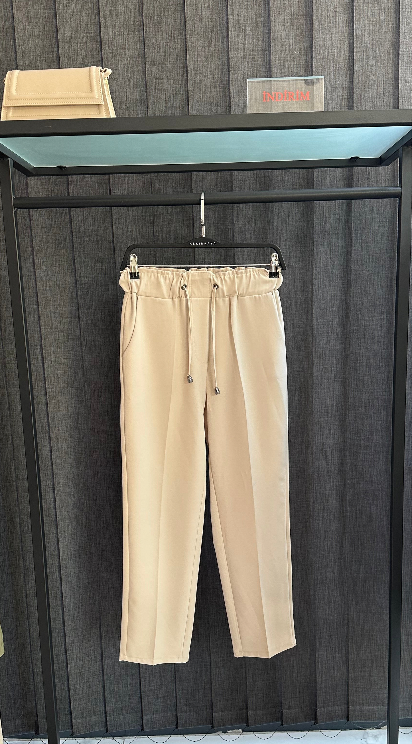 BEJ BELİ LASTİKLİ HAVUÇ FORM PANTOLON