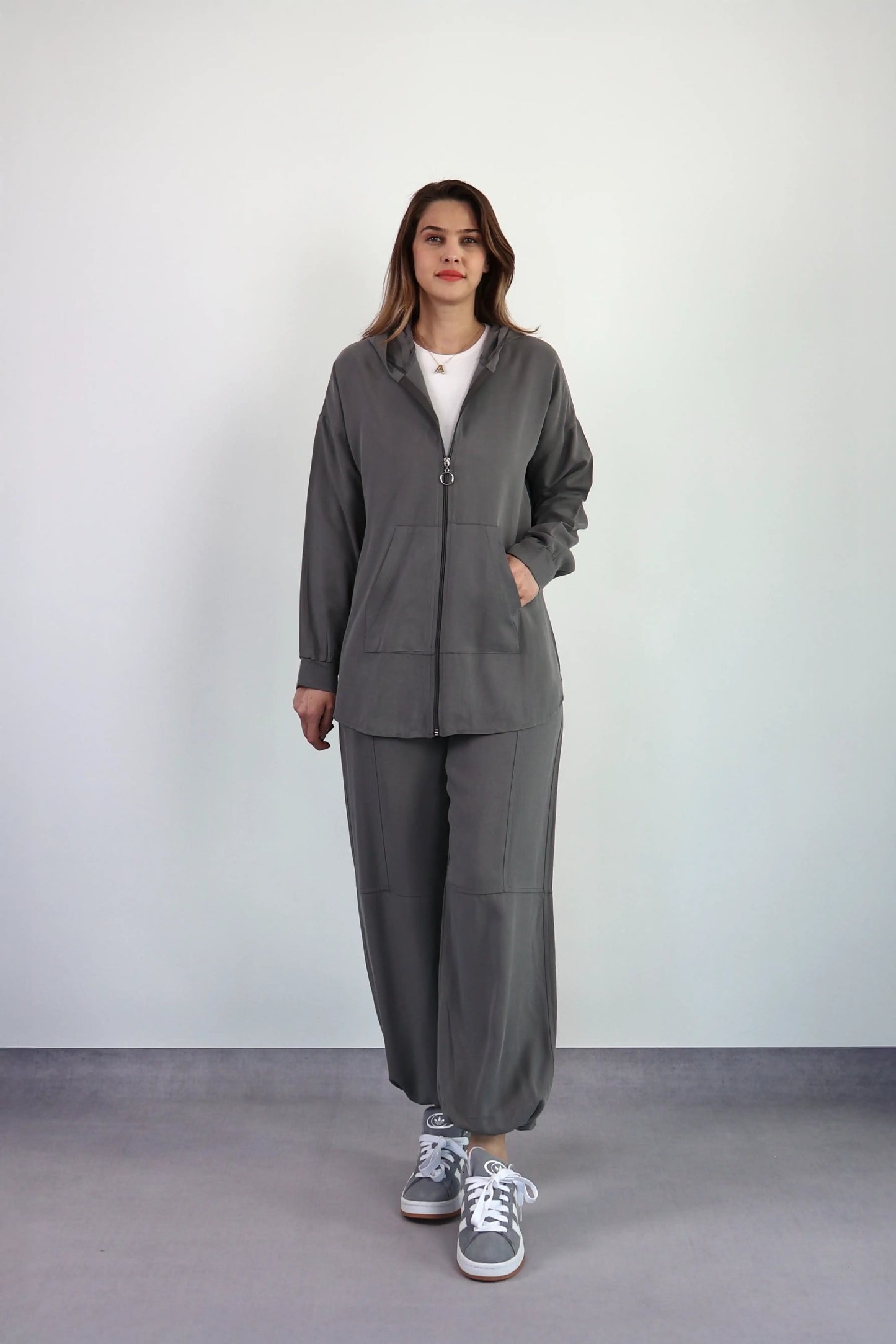 GRİ KAPÜŞONLU JOGGER TAKIM