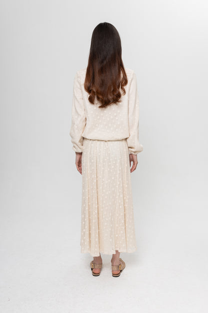 BEJ DANTEL DETAY ETEKLİ TAKIM