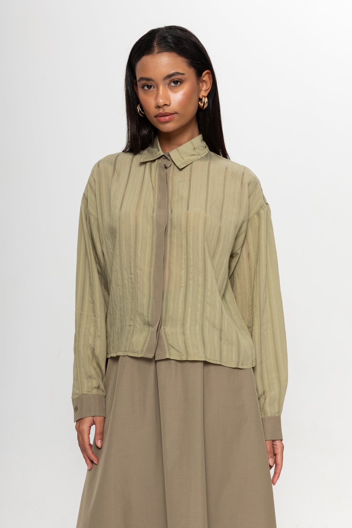 ÇAĞLA YEŞİLİ ÇİZGİLİ GİZLİ PATLI ETEKLİ TAKIM