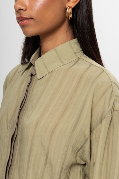 ÇAĞLA YEŞİLİ ÇİZGİLİ GİZLİ PATLI ETEKLİ TAKIM