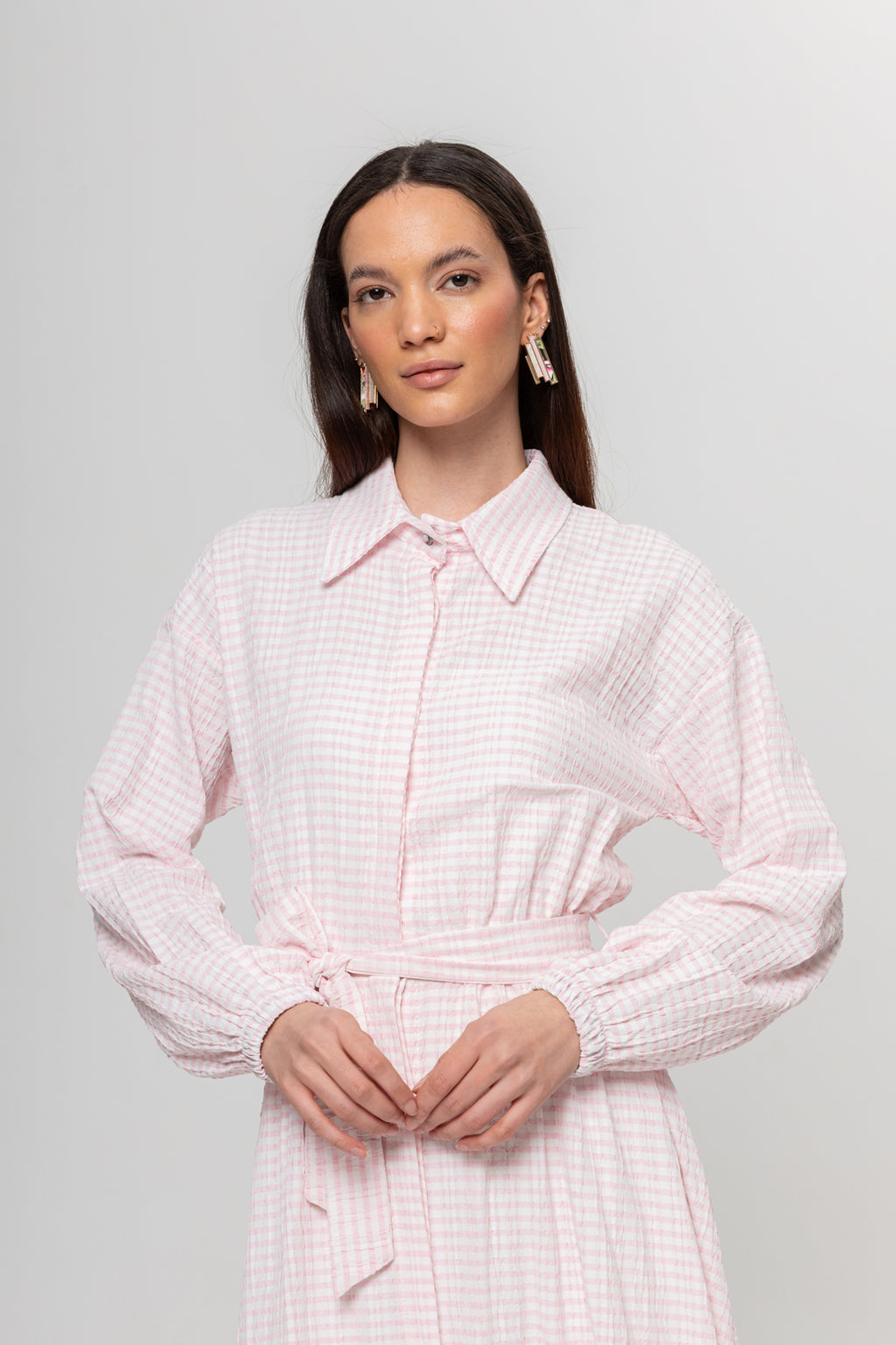PEMBE KARELİ ELBİSE