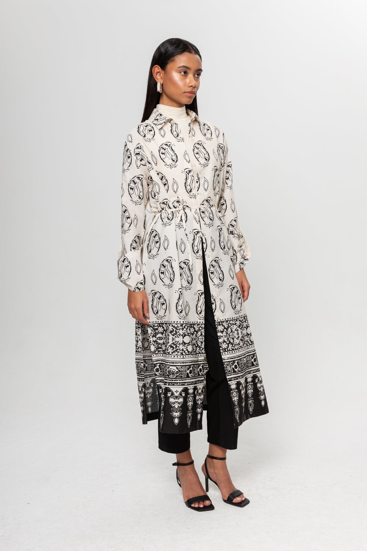 BEJ SİYAH DESENLİ GÖMLEK ELBİSE