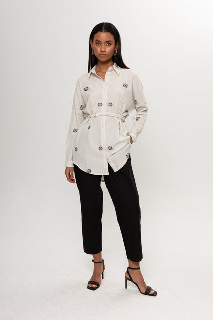 BEJ SİYAH RENKLİ SALAŞ KEMERLİ GÖMLEK