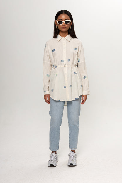 BEJ MAVİ RENKLİ SALAŞ KEMERLİ GÖMLEK