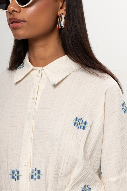 BEJ MAVİ RENKLİ SALAŞ KEMERLİ GÖMLEK