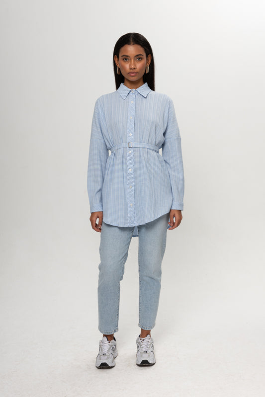 MAVİ ÇİZGİLİ KEMERLİ GÖMLEK