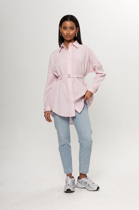 PEMBE ÇİZGİLİ KEMERLİ GÖMLEK