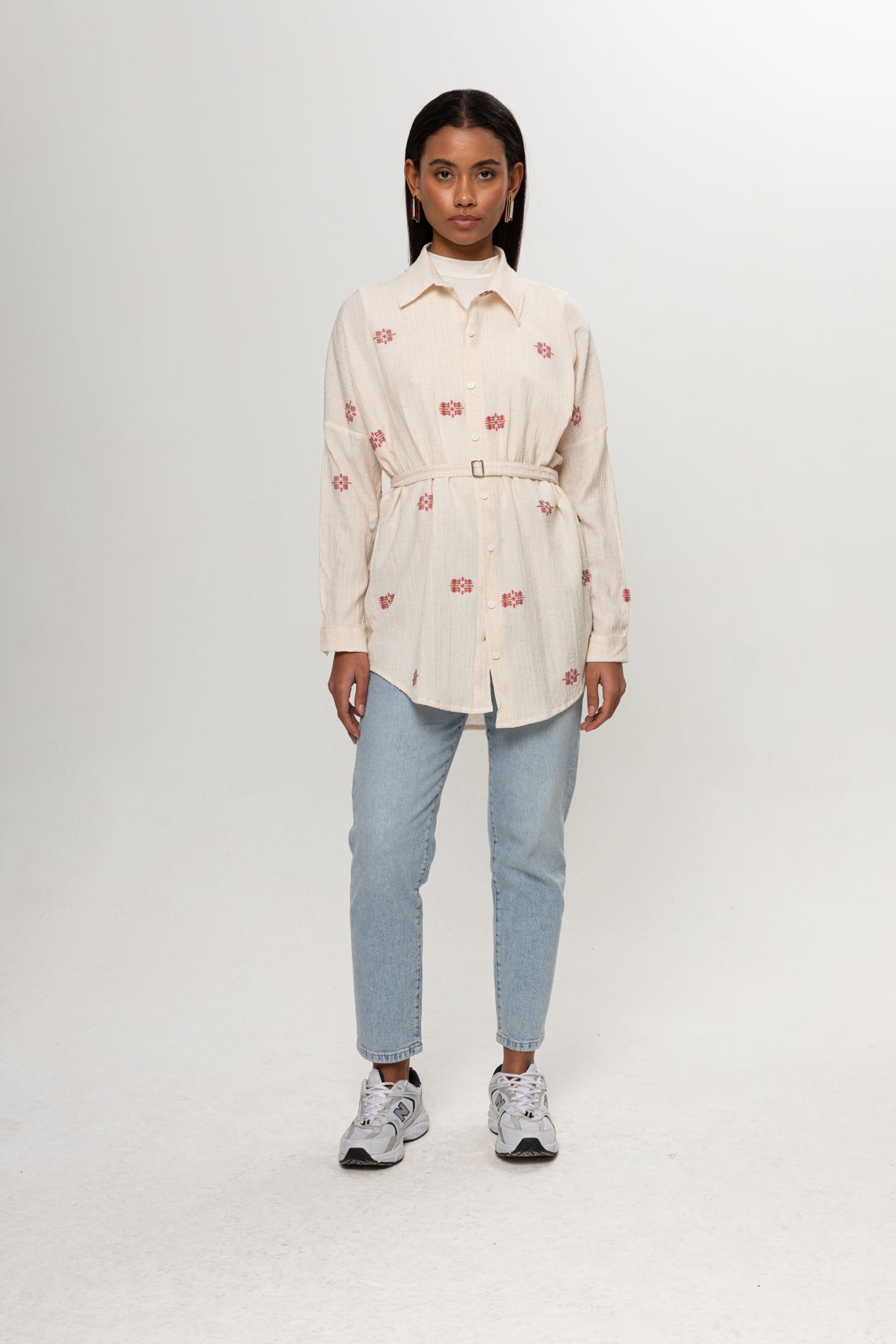 BEJ PEMBE RENKLİ SALAŞ KEMERLİ GÖMLEK