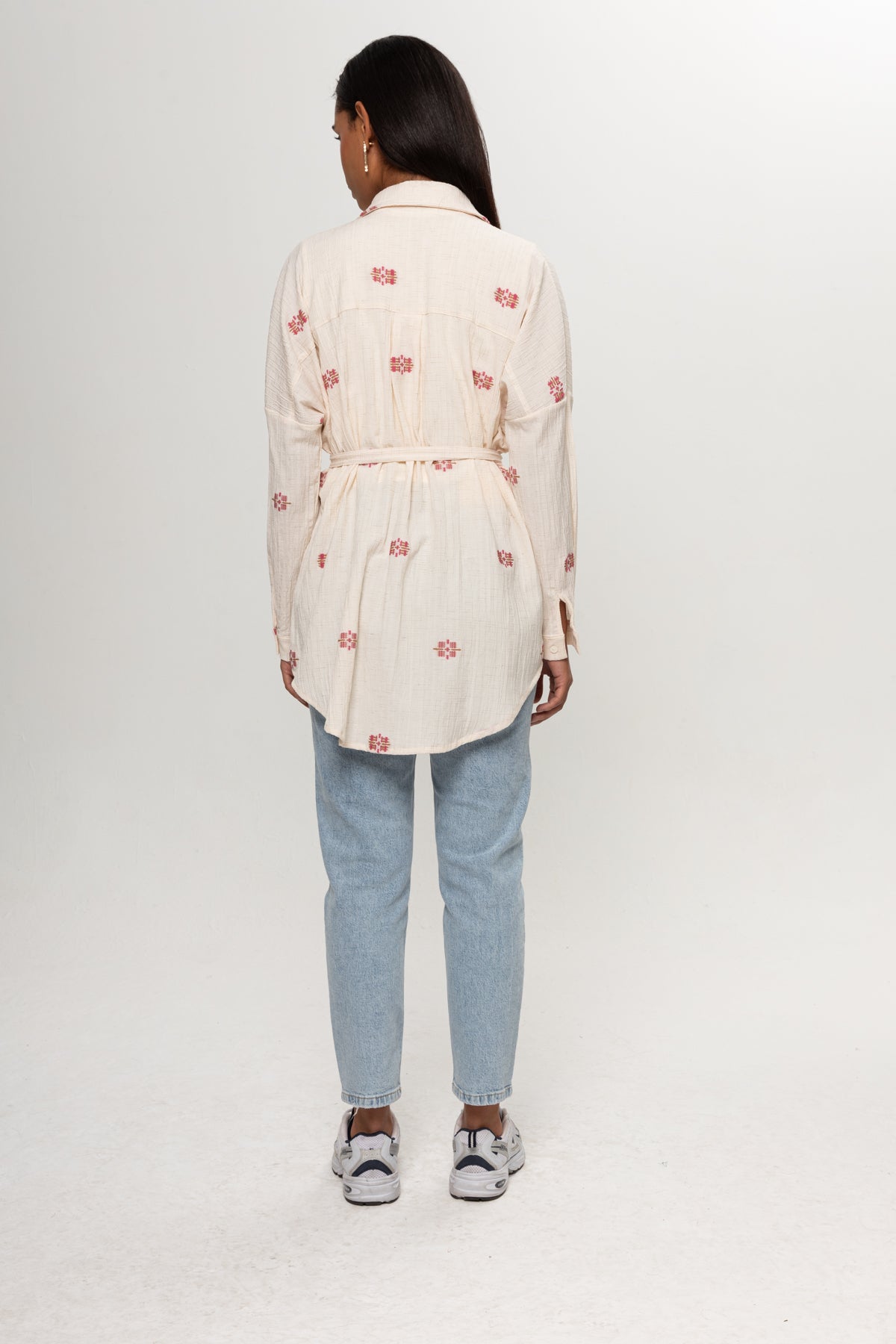 BEJ PEMBE RENKLİ SALAŞ KEMERLİ GÖMLEK