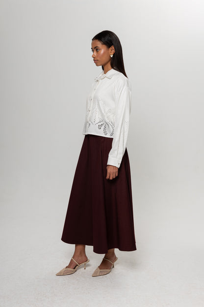 BEYAZ YAKMA DETAYLI GÖMLEK