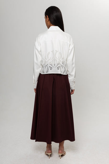 BEYAZ YAKMA DETAYLI GÖMLEK