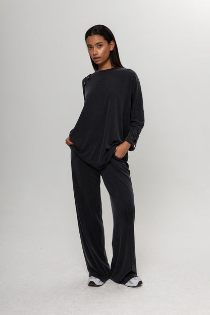 SİYAH OMUZLARI DÜĞME DETAYLI İKİLİ TAKIM