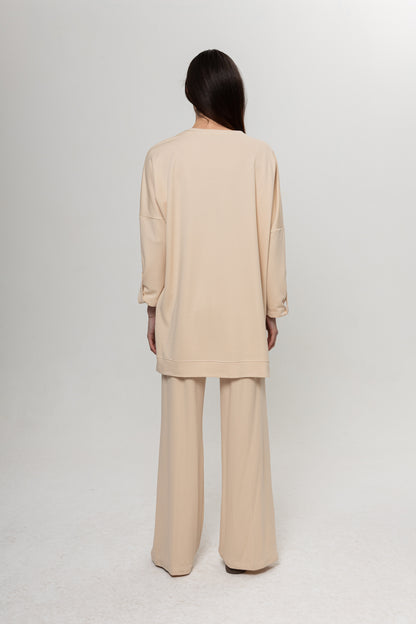 BEJ OMUZLARI DÜĞME DETAYLI İKİLİ TAKIM