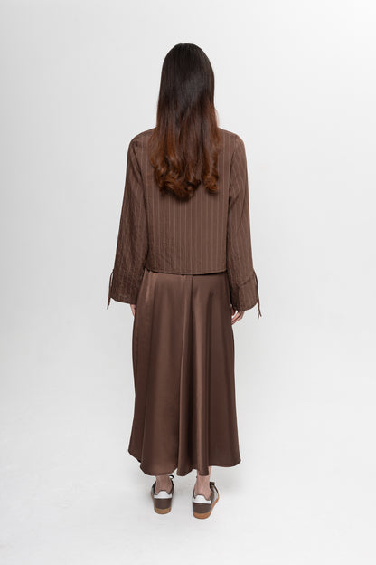 KAHVE ÇİZGİLİ ÖNÜ BRİTLİ ETEK TAKIM