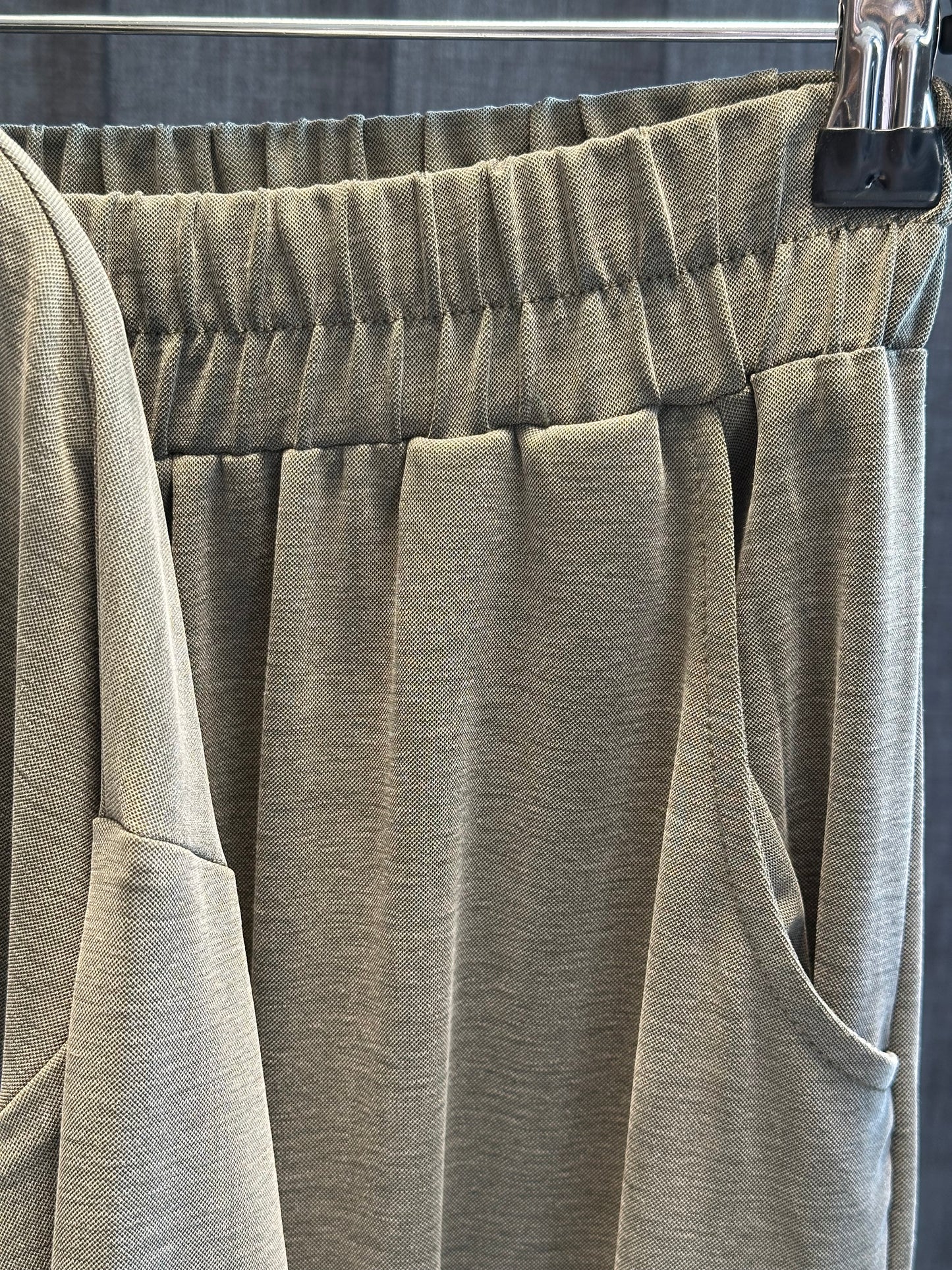 HAKİ GİZLİ DÜĞME DETAYLI HAKİM YAKA PANTOLON TAKIM