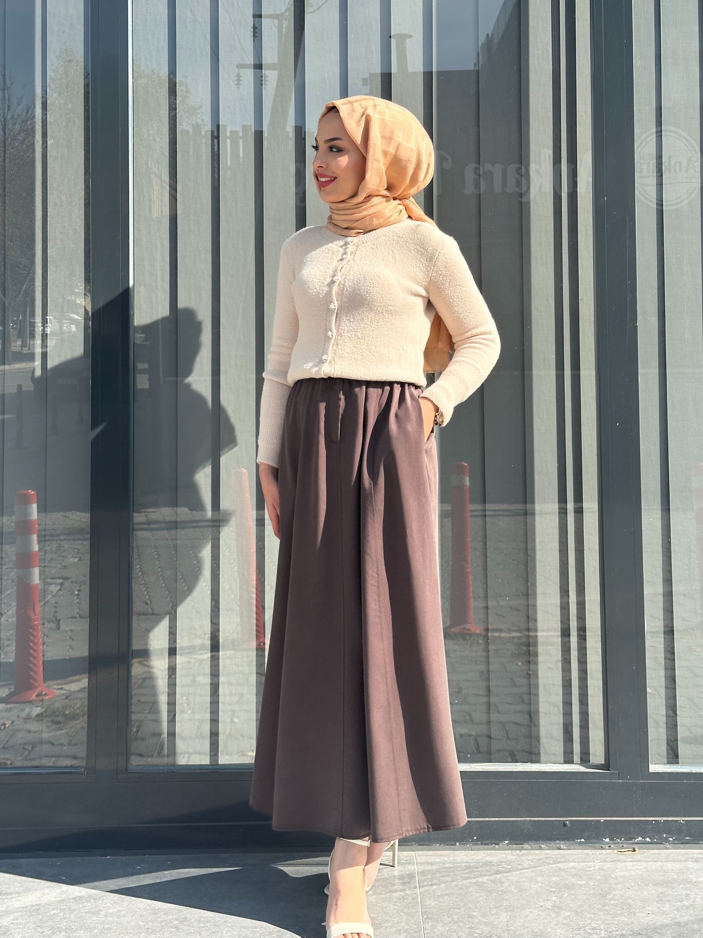 KAHVE  KEMERLİ GENİŞ ETEK