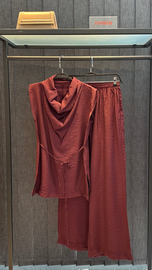 BORDO DEGAJE YAKA BELİ BAĞLAMALI PANTOLON TAKI