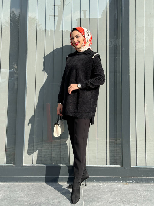 SİYAH OMUZLARI TAŞLI ANGORA KAZAK