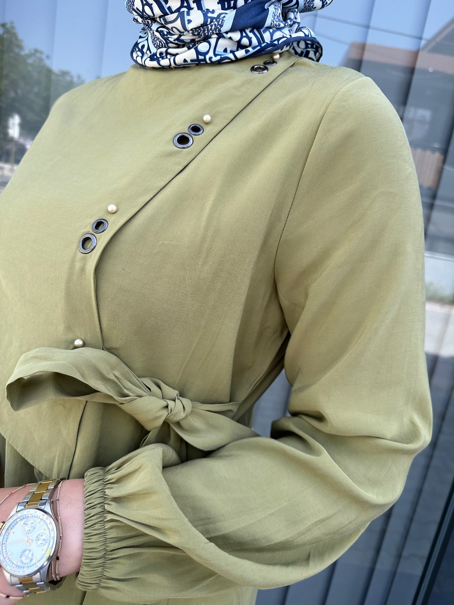 YAĞ YEŞİLİ KUŞ GÖZLÜ YANDAN BAĞLAMALI ELBİSE