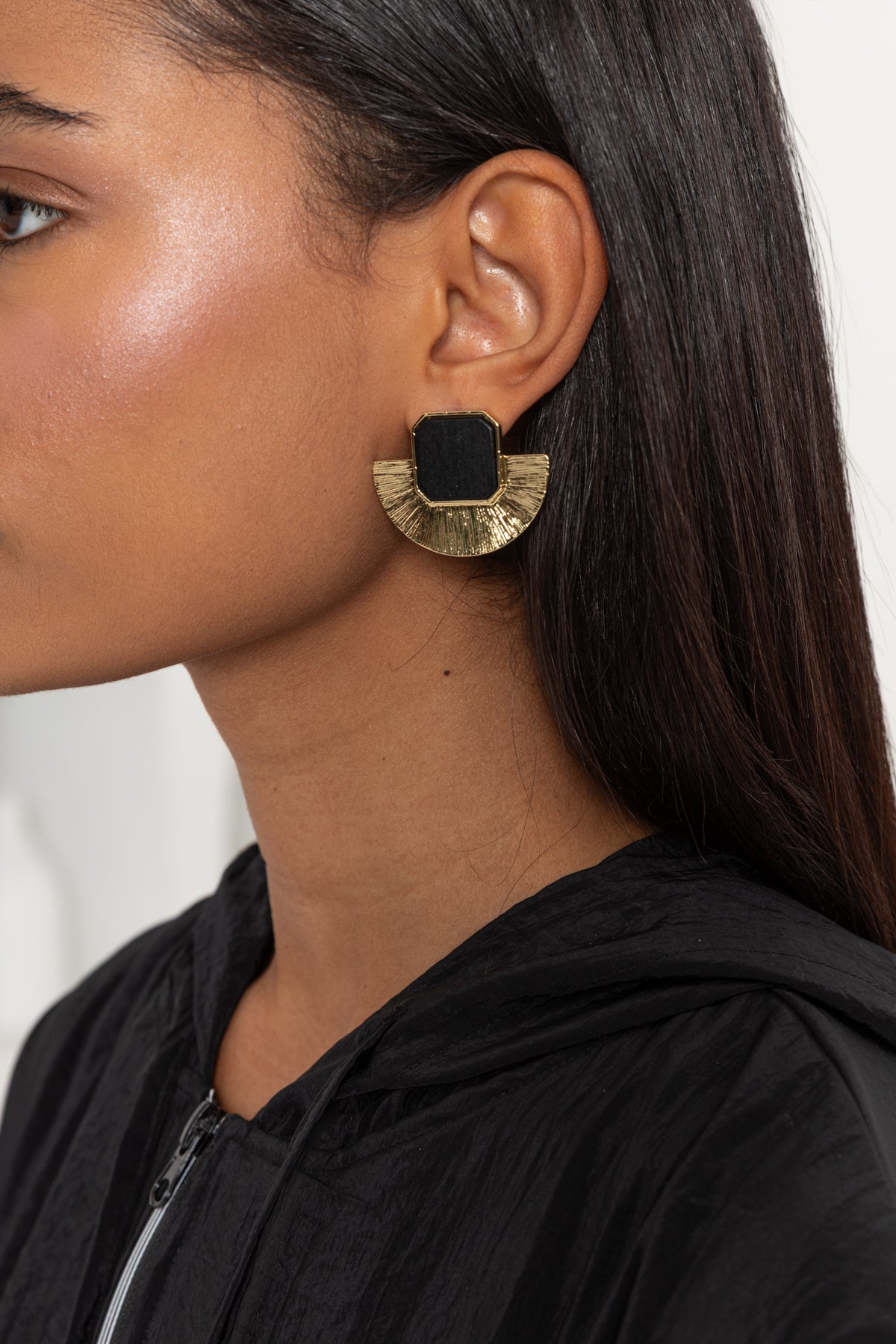 SİYAH YELPAZE KÜPE