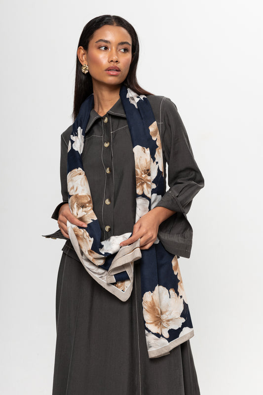 LACİVERT  ÇİÇEK DESENLİ ŞAL