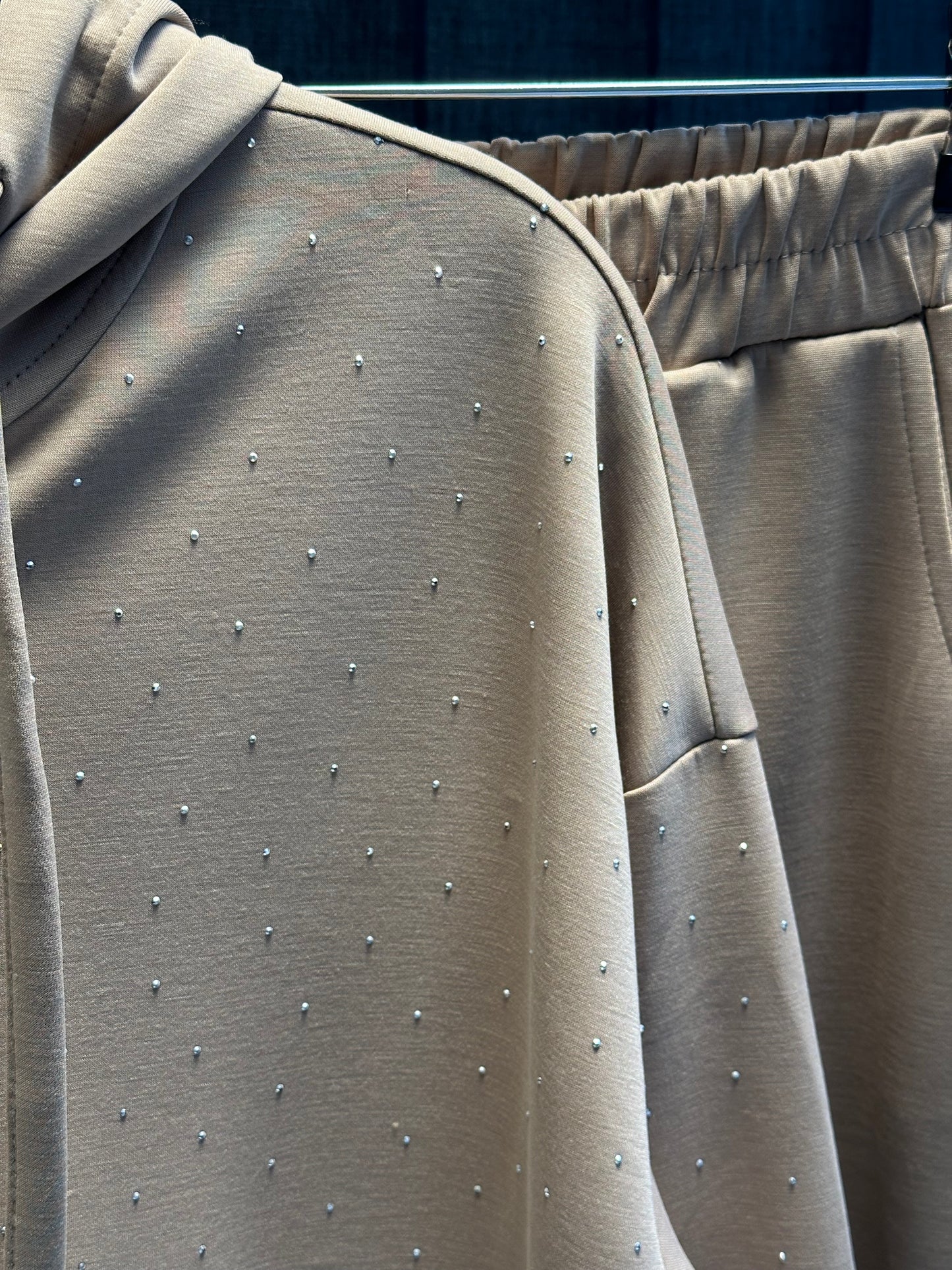 BEJ ÖNÜ TAŞLI FERMUAR DETAYLI PANTOLON TAKIM