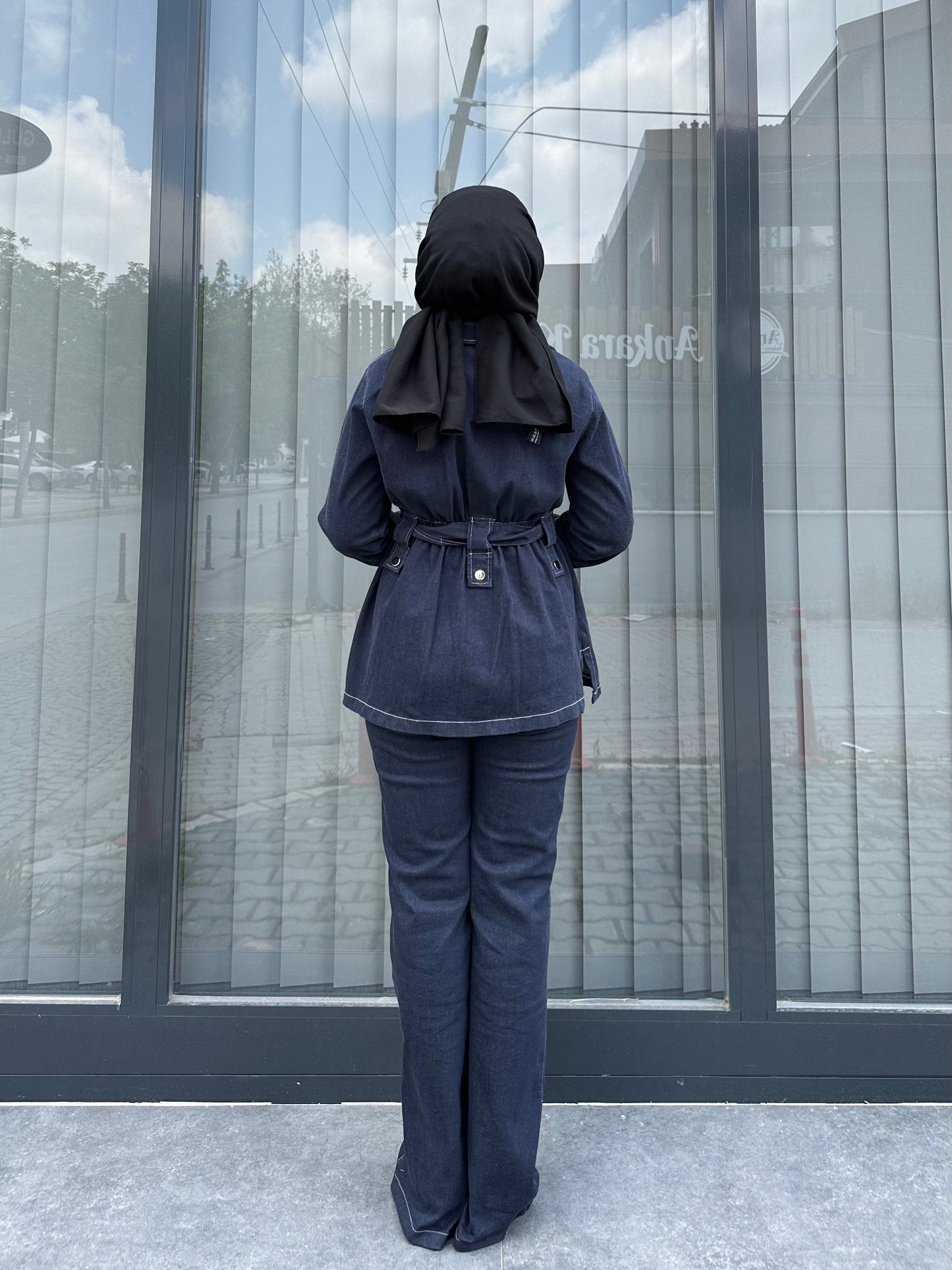 KOYU DENIM BEYAZ DİKİŞ DETAY PANTOLON TAKIM