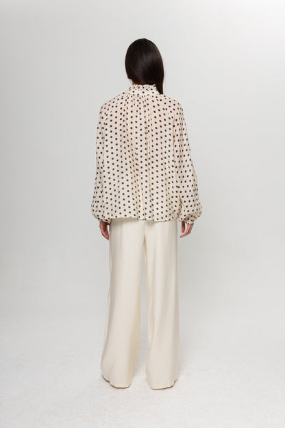 BEJ SİYAH  PUANTEYELİ BLUZ