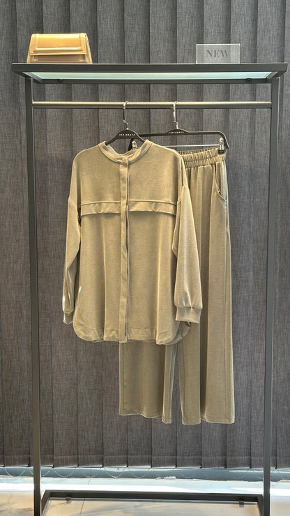 HAKİ GİZLİ DÜĞME DETAYLI HAKİM YAKA PANTOLON TAKIM