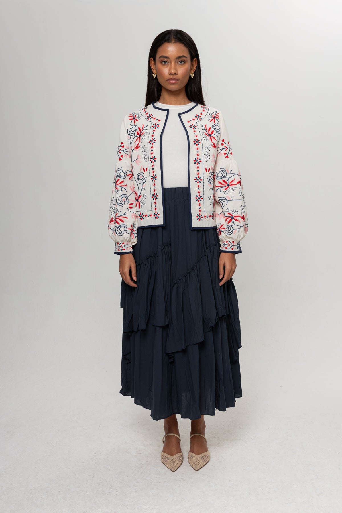 BEYAZ RENKLİ NAKIŞLI KİMONO