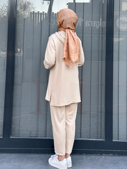 KREM ÖNDEN DÜĞMELİ İKİLİ TAKIM