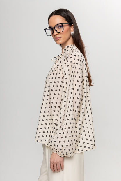 BEJ SİYAH  PUANTEYELİ BLUZ