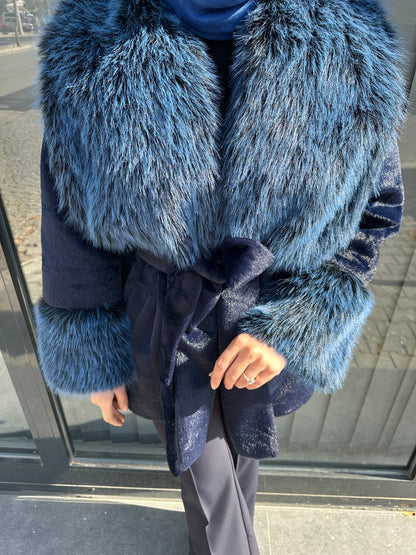 LACİVERT YAKASI VE MANŞET KÜRK DETAYLI MONT