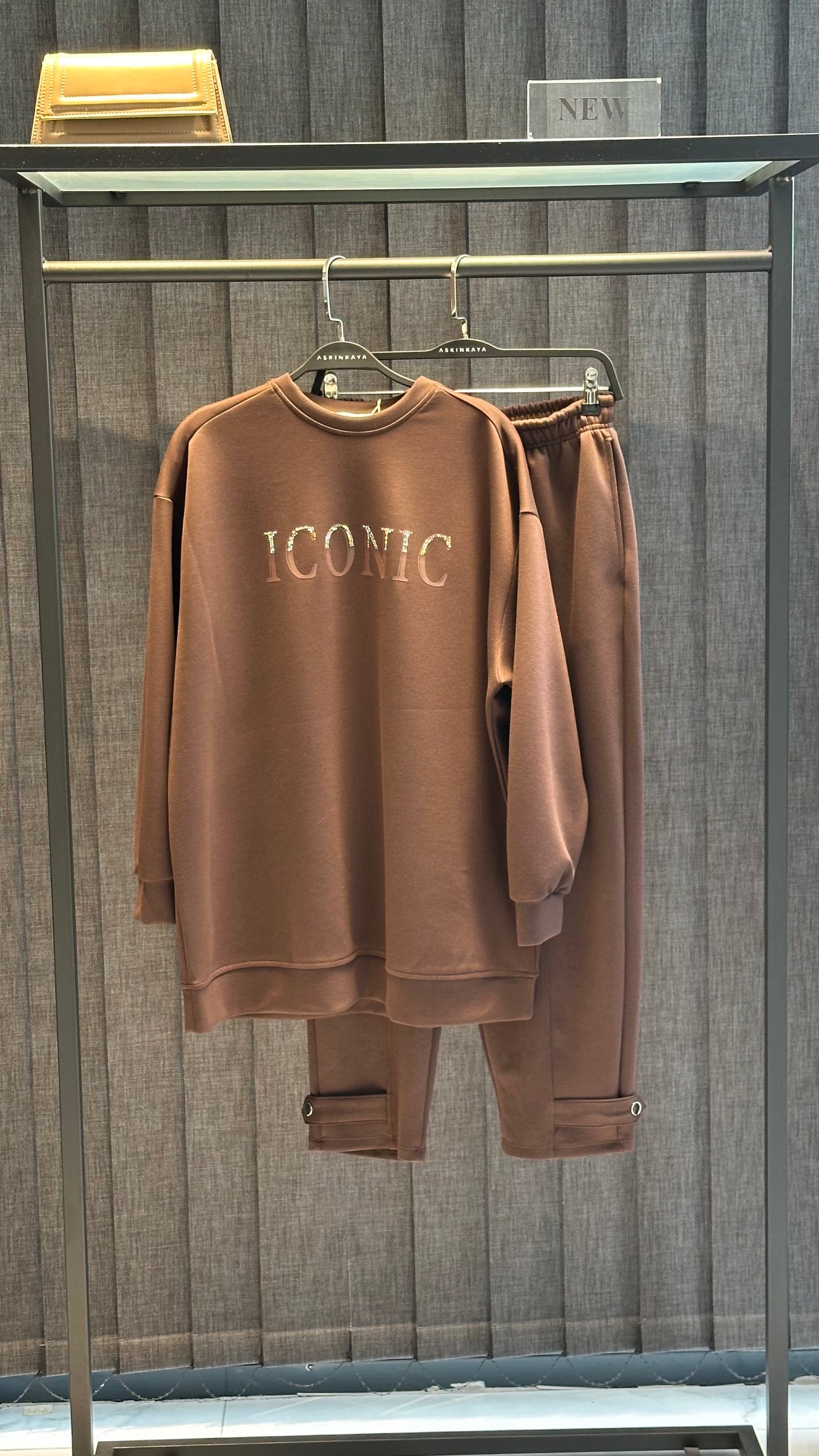 KAHVE  TAŞ VE YÜKSEK BASKILI ŞIK PANTOLON TAKIM