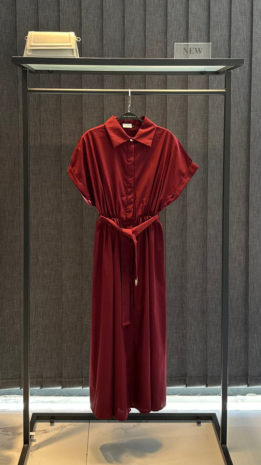 BORDO BELİ LASTİKLİ KEMERLİ KISA KOLLU ELBİSE