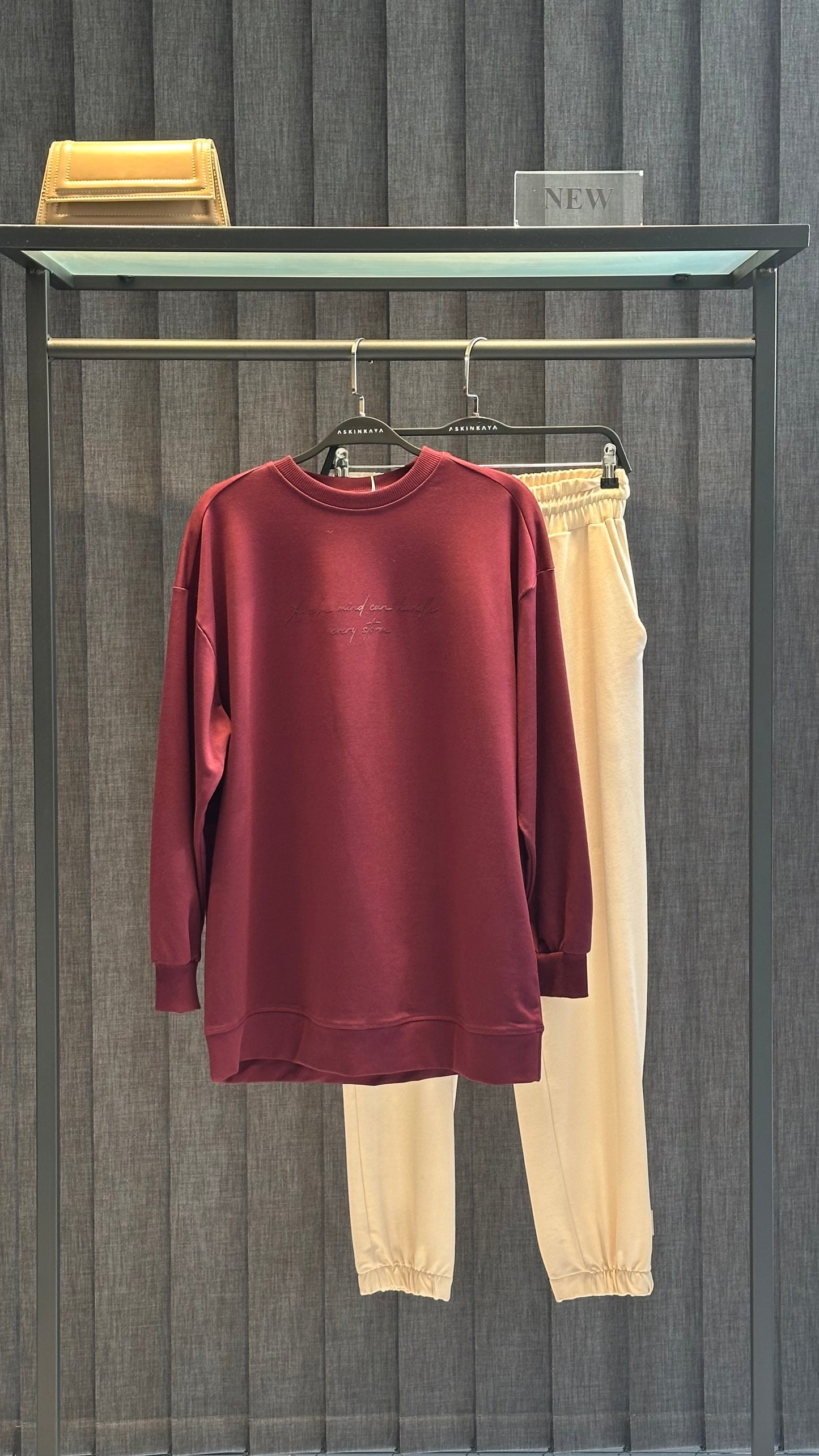 BORDO PARLAK TANATON BASKILI BASİC SWEAT